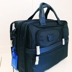 Tumi Alpha 2 Expandable Organizer Laptop Briefcase